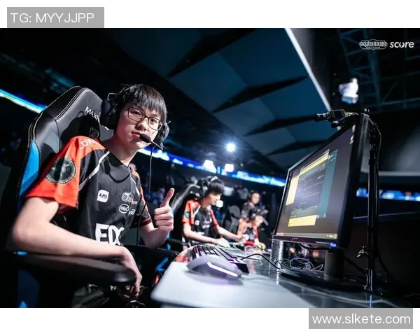 电竞赛后复盘EDG与LNG对决中的战术意识与决策分析实时数据